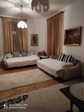 Issy Apartment